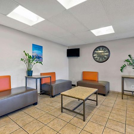 Motel 6-Oak Creek, Wi Екстериор снимка
